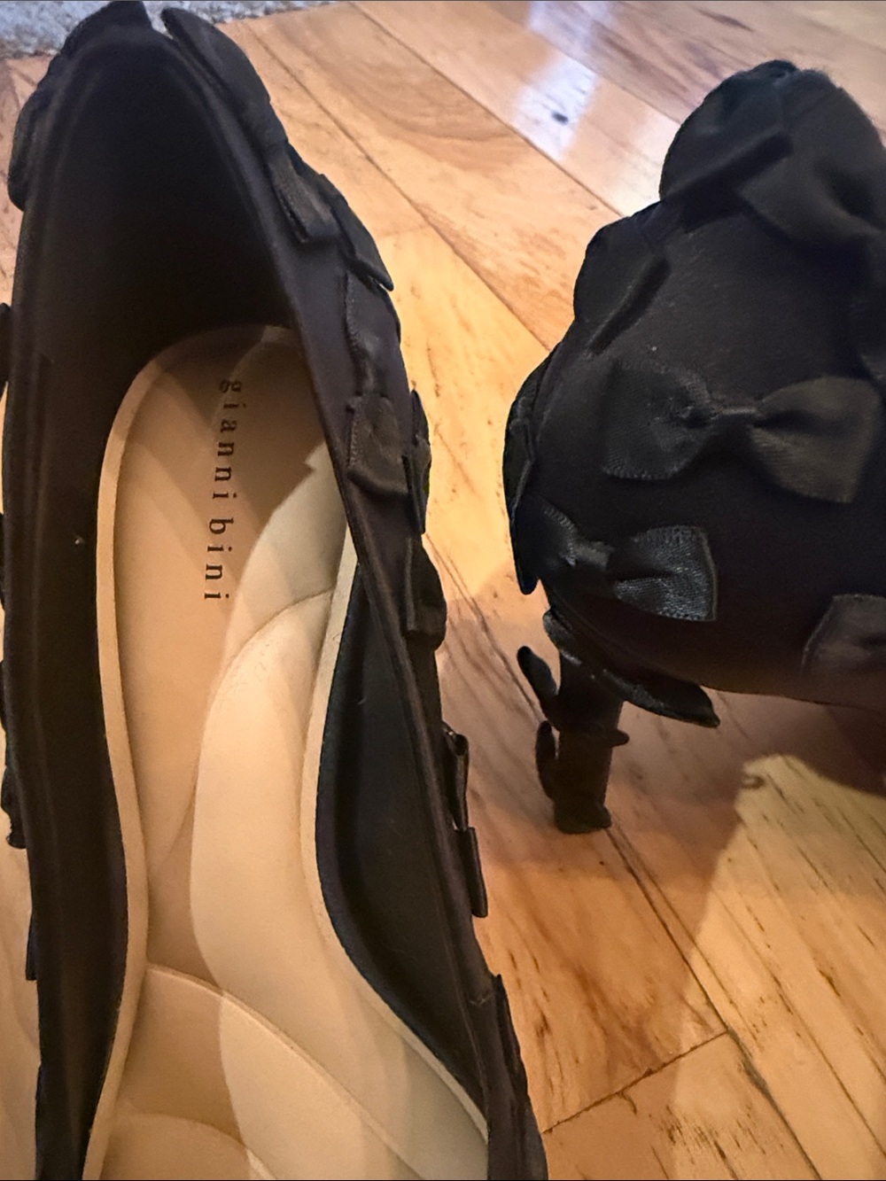 Gianni Bini Black Satin Bow Detail Women's Heels